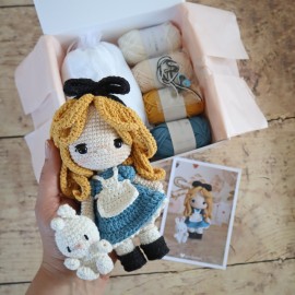 Kit Crochet Alice au pays des merveilles – Coffret Complet, Patron PDF
